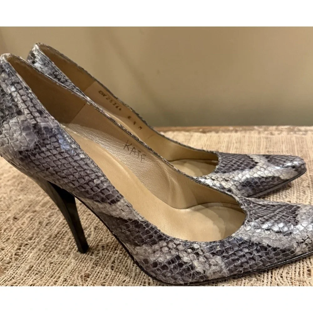 Stuart Weitzman Genuine Grey Snakeskin Stiletto Heels‎ Pointed Toe Size 8.5M